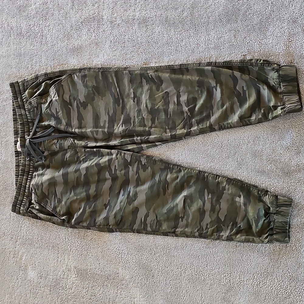 Levi's Camo Joggers